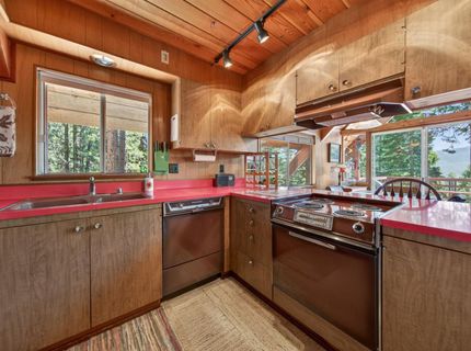 647 E Mountain Ridge Road, Lake Almanor, CA 96137 Photo