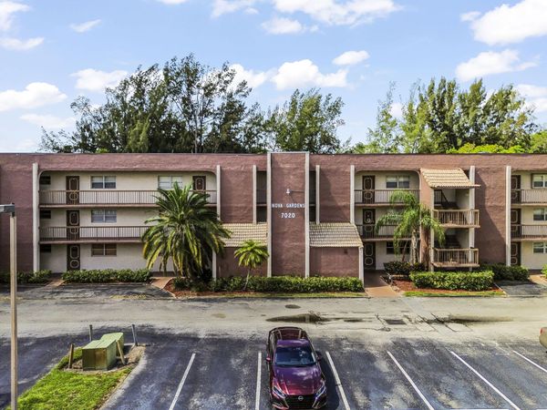 7020 Nova Dr, Unit 207d, Davie, FL 33317