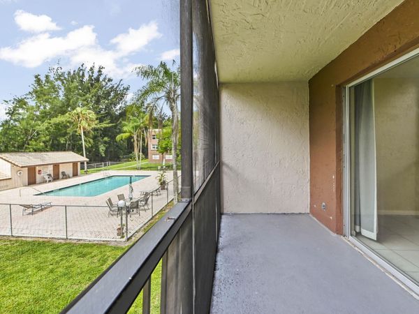 7020 Nova Drive, Unit 207d, Davie, FL 33317