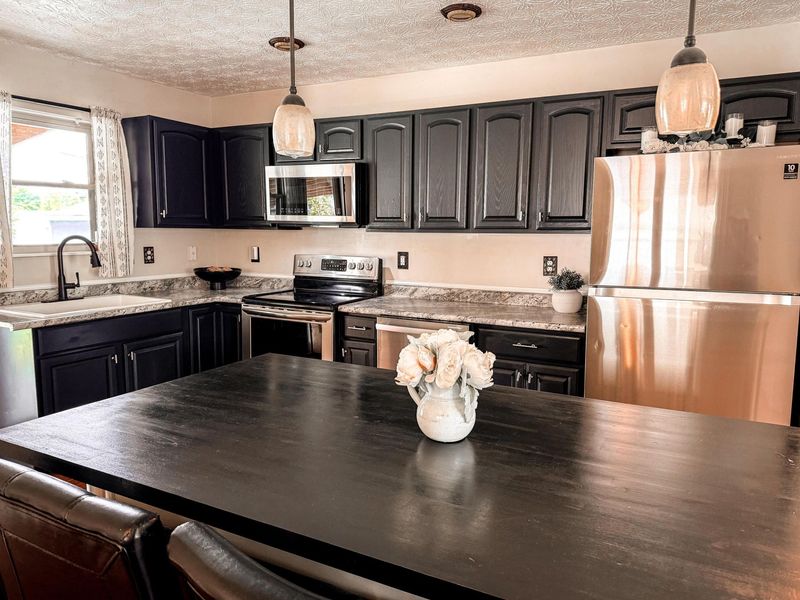 6397 Ambleside Drive, Columbus, OH 43229 Photo 3