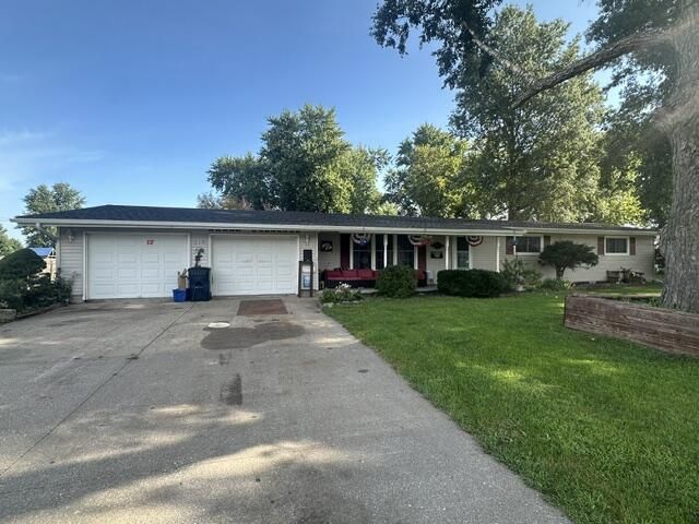 215 W Prairie St, Wilton, IA 52778 Main Photo