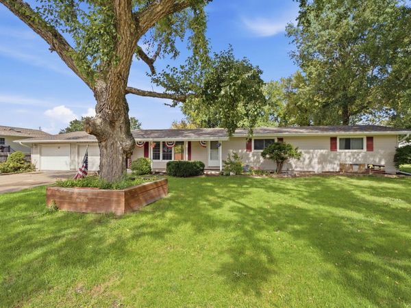 215 W PRAIRIE ST, Wilton, IA 52778