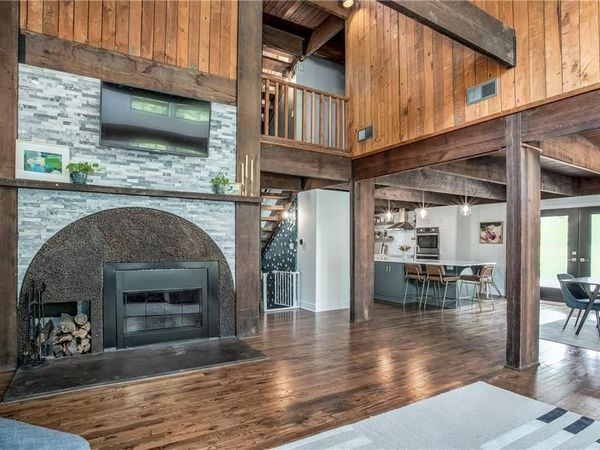 3909 NE Beach Road, Lee's Summit, MO 64064