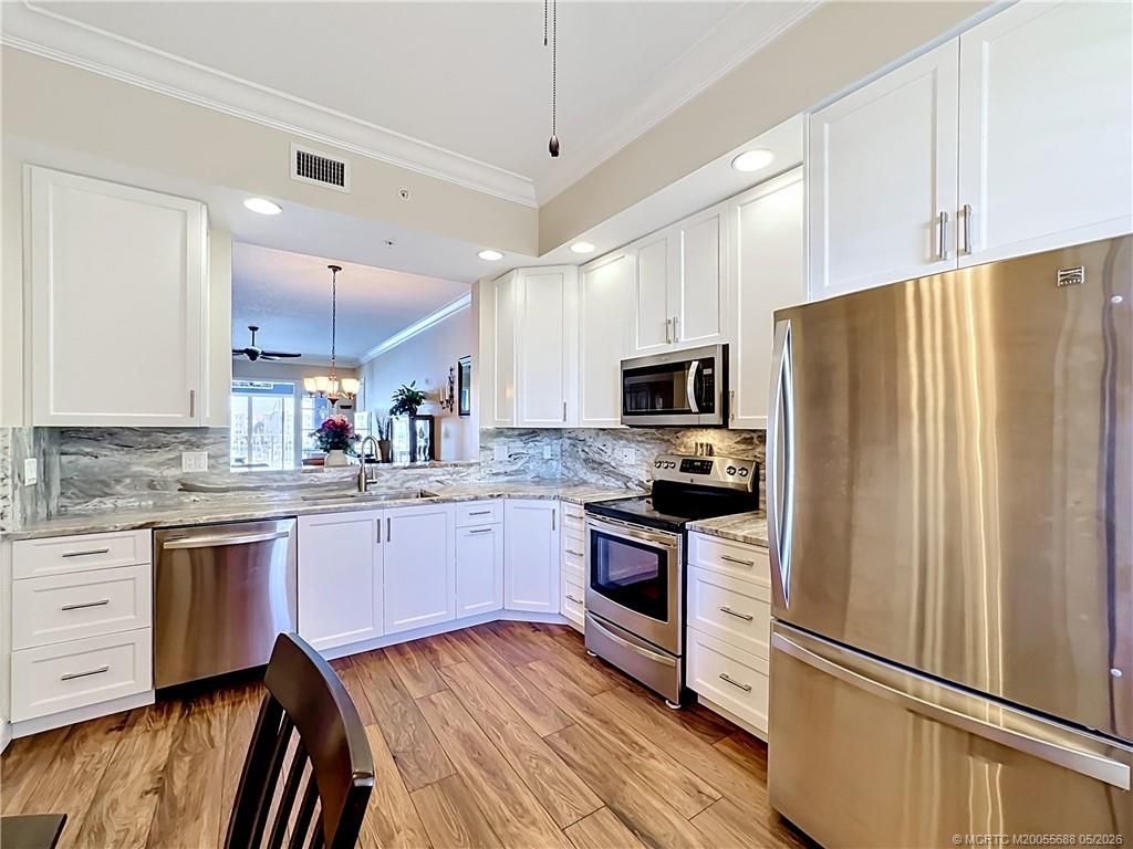 13 Harbour Isle Drive W, Unit 305, Fort Pierce, FL 34949 Photo