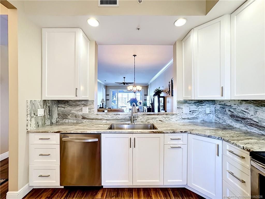 13 Harbour Isle Drive W, Unit 305, Fort Pierce, FL 34949 Photo