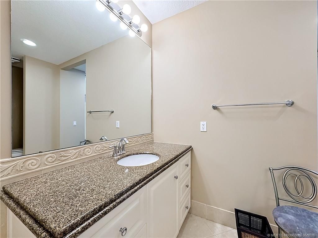 13 Harbour Isle Drive W, Unit 305, Fort Pierce, FL 34949 Photo