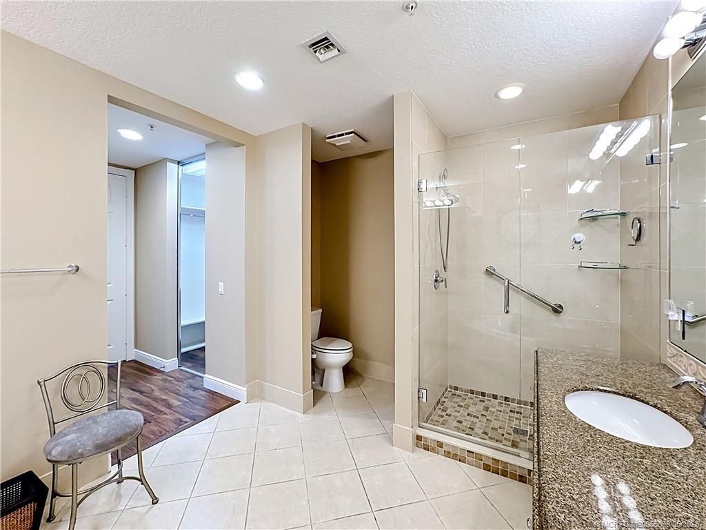 13 Harbour Isle Drive W, Unit 305, Fort Pierce, FL 34949 Photo