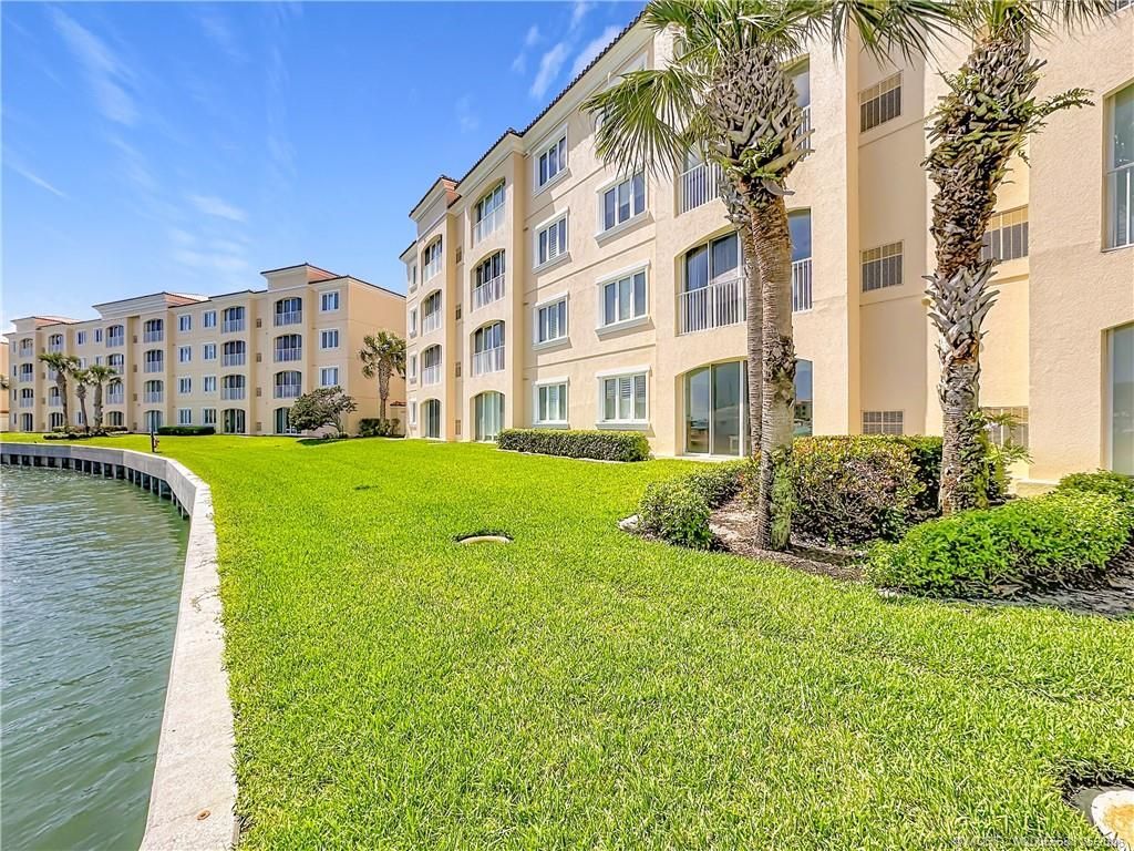 13 Harbour Isle Drive W, Unit 305, Fort Pierce, FL 34949 Photo