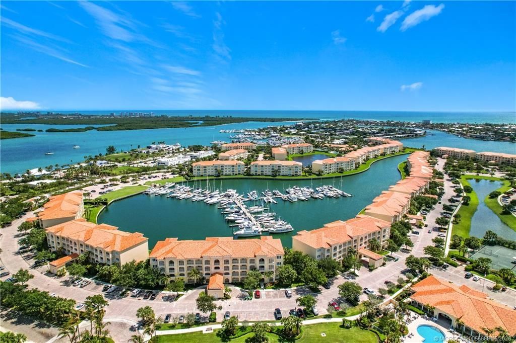 13 Harbour Isle Drive W, Unit 305, Fort Pierce, FL 34949 Photo
