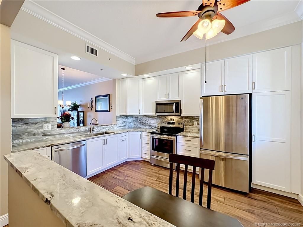 13 Harbour Isle Drive W, Unit 305, Fort Pierce, FL 34949 Photo