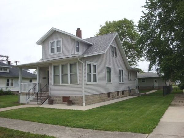 221 W Garfield Avenue , Cissna Park, IL 60924