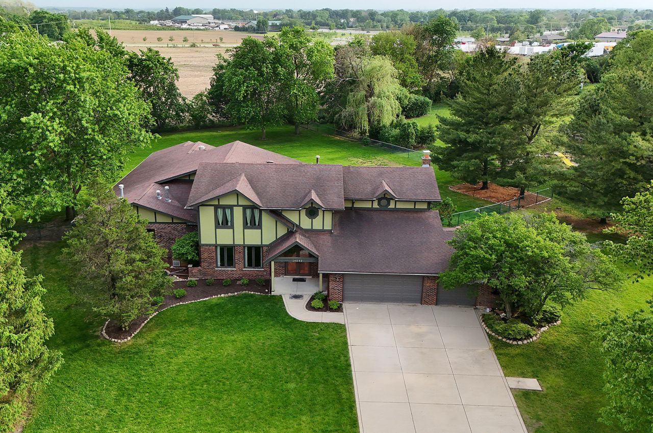 14849 W Glen Crest Lane, Homer Glen, IL 60491 Main Photo