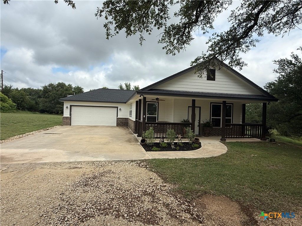 1211 W 6th Street, Lampasas, TX 76550 Main Photo