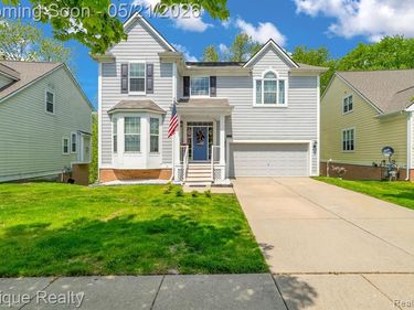 43040 Emerson Way, Novi, MI 48377