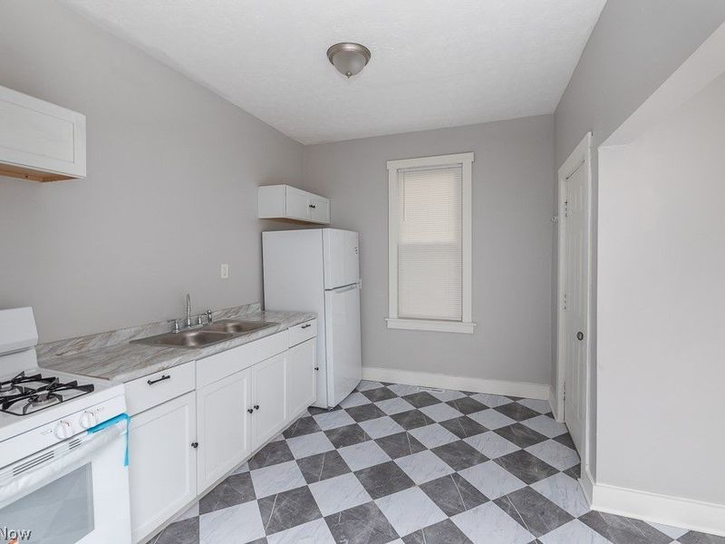 637-639 E 102nd Street, Cleveland, OH 44108 Photo 4