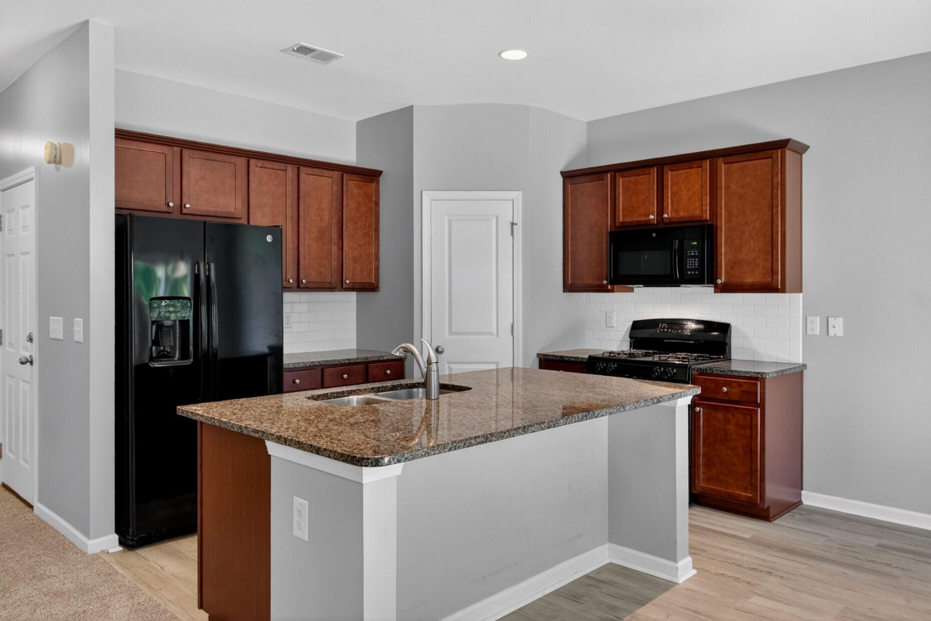 3802 Sourwood Court Photo 14