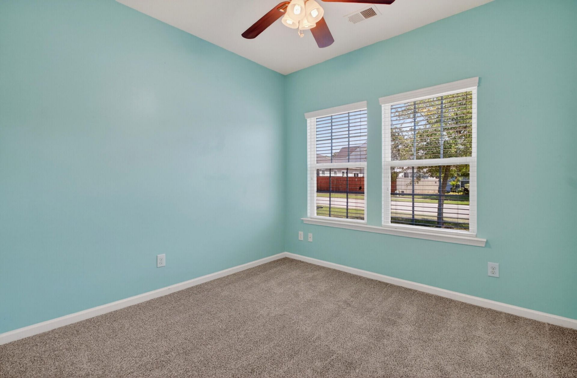3802 Sourwood Court Photo 24