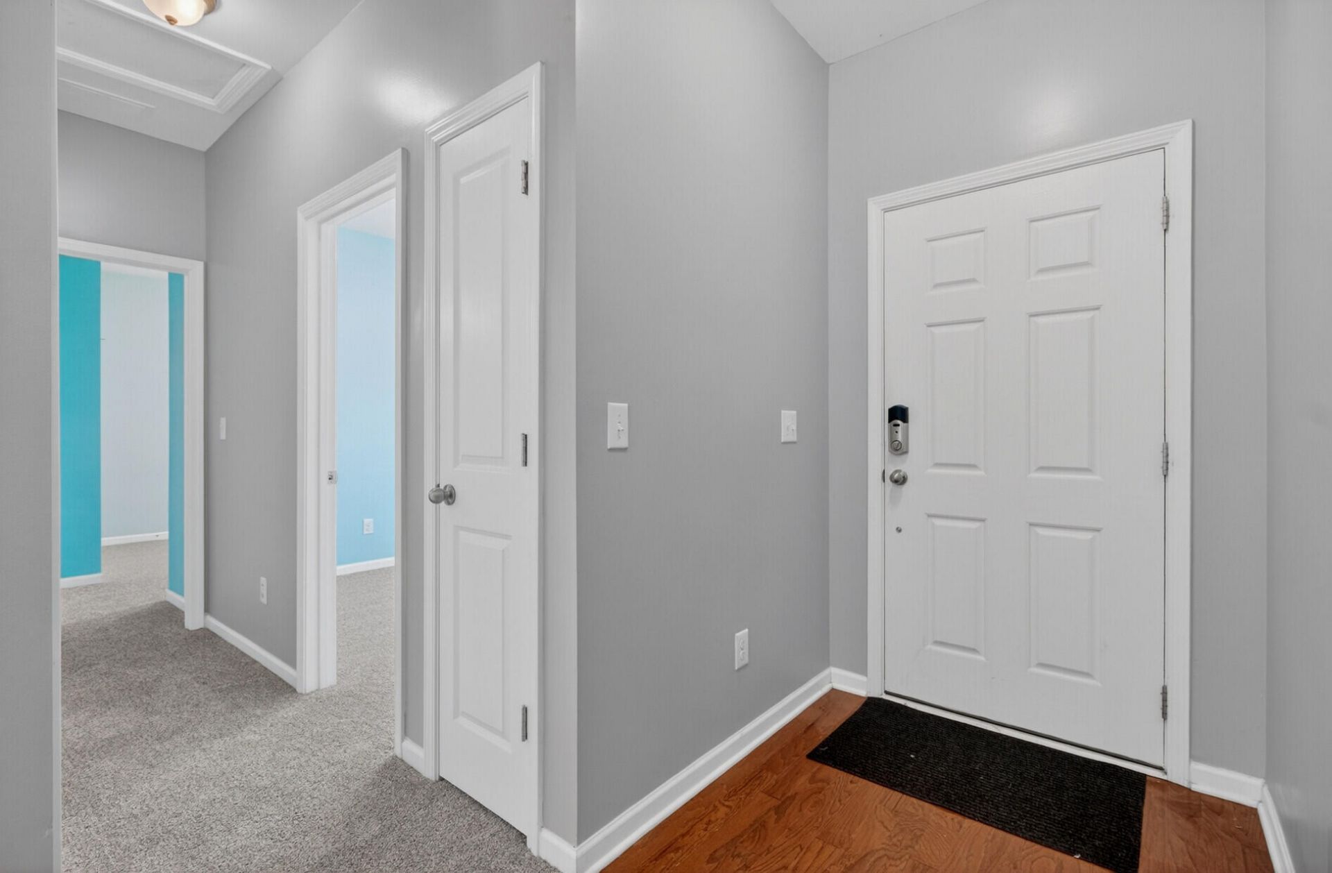 3802 Sourwood Court Photo 6