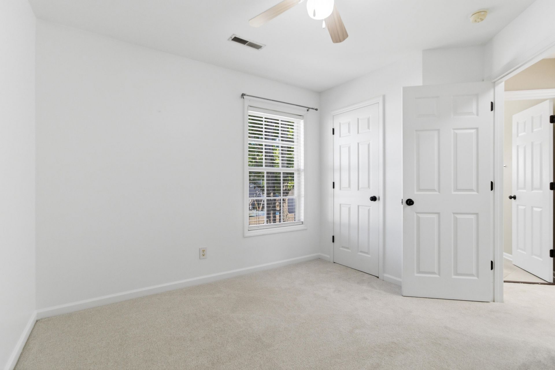115 Thousand Oaks Circle Photo 44