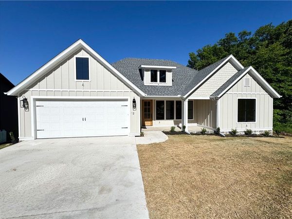 12 Dickenshire Drive , Bella Vista, AR 72714