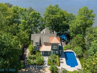 158 River Road Circle, Saluda, VA 23149