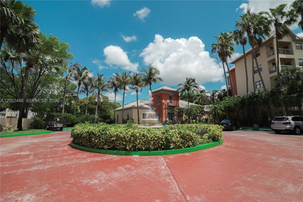 8245 Lake Dr , Unit 308, Doral, FL 33166 Photo