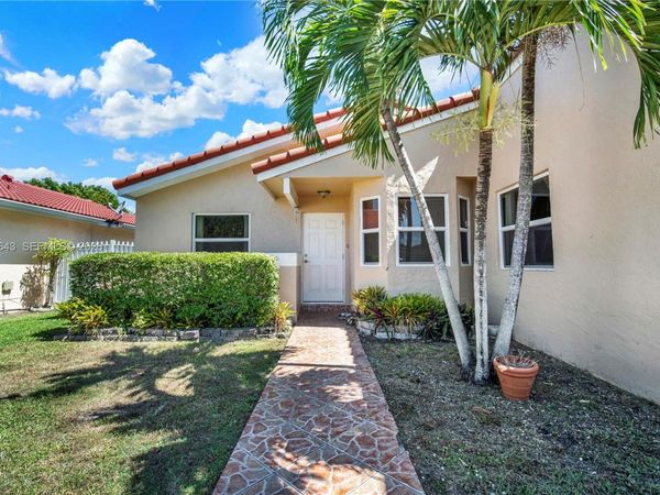 10813 SW 158th Ln, Miami, FL 33157
