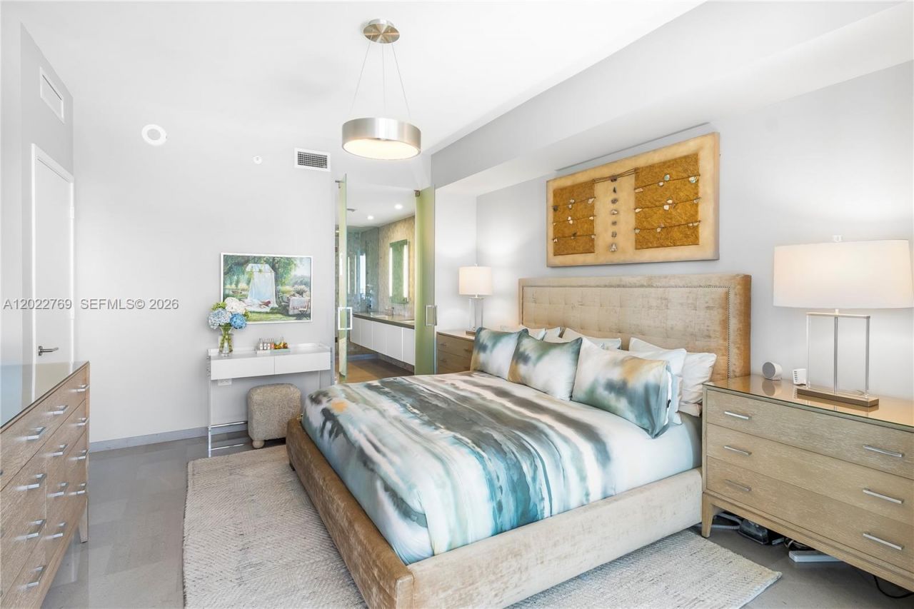 68 SE 6th Street , Unit 810, Miami, FL 33131 Photo