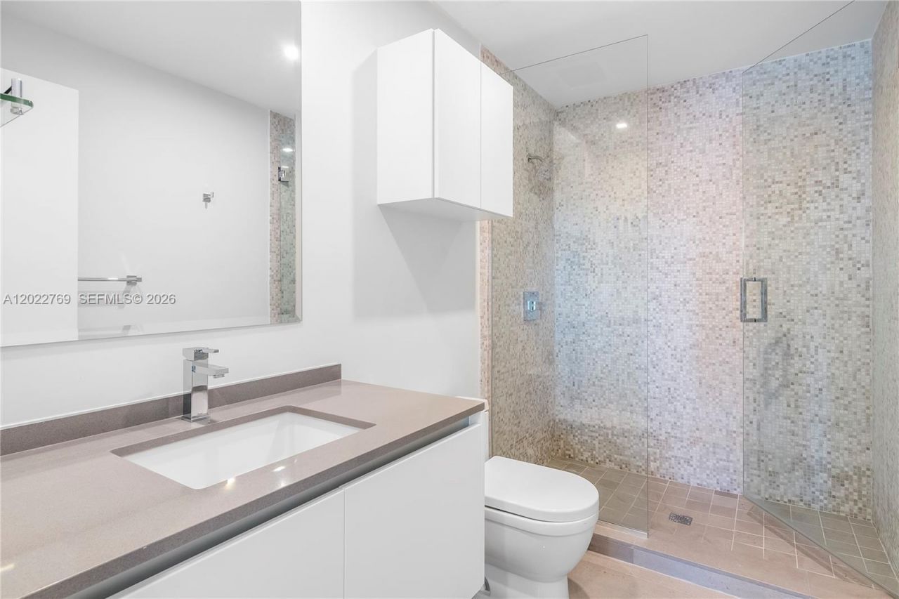 68 SE 6th Street , Unit 810, Miami, FL 33131 Photo