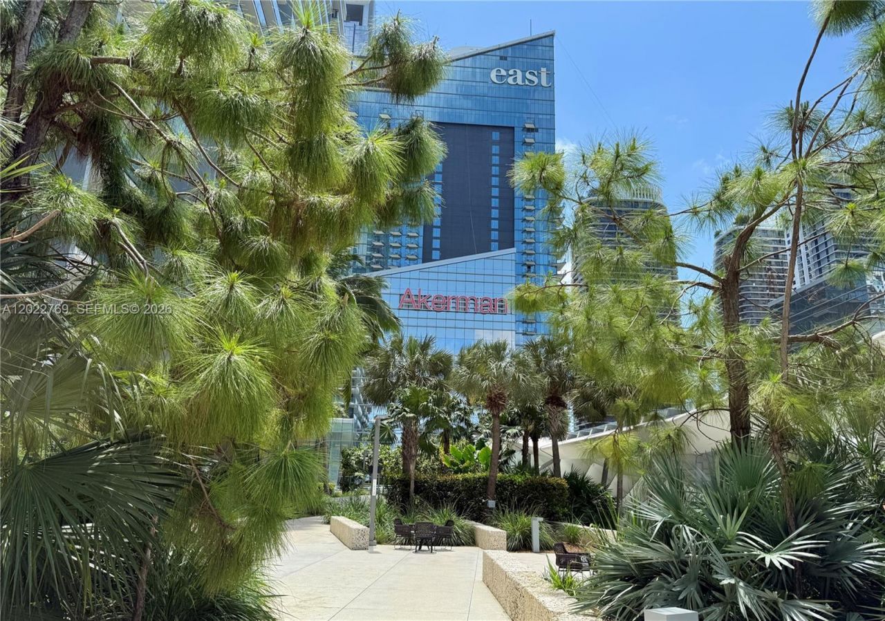 68 SE 6th Street , Unit 810, Miami, FL 33131 Photo