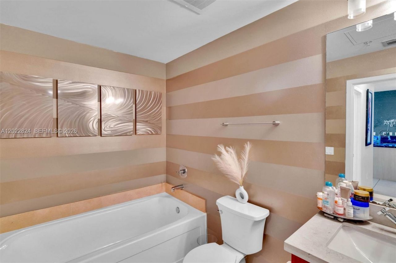 79 SW 12th St , Unit 1605, Miami, FL 33130 Photo