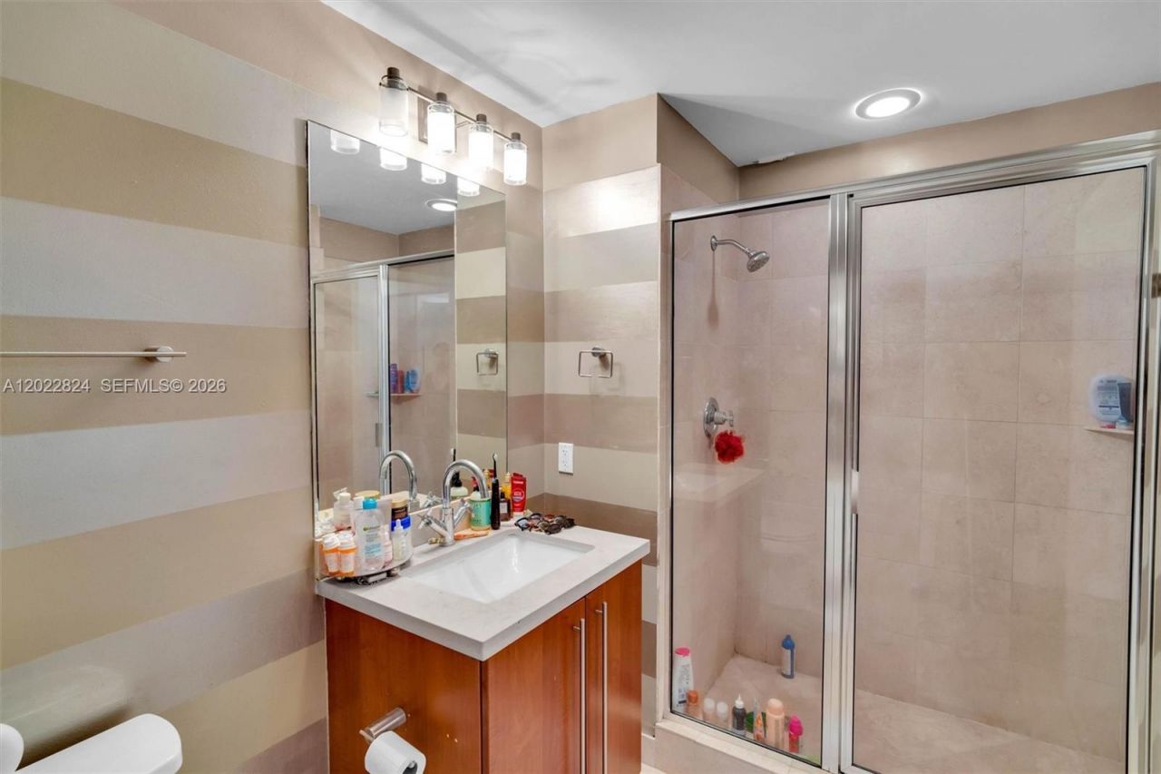 79 SW 12th St , Unit 1605, Miami, FL 33130 Photo