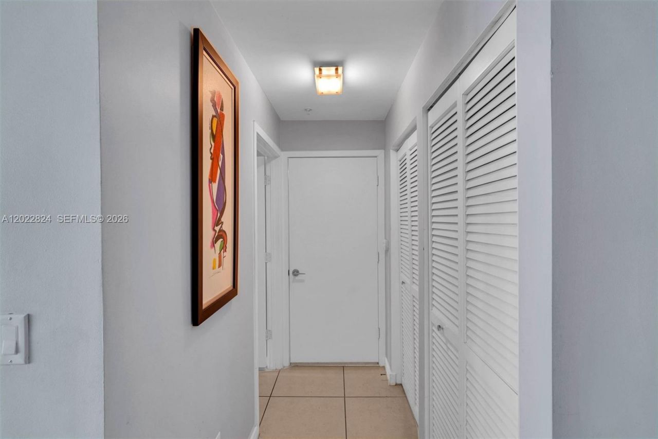 79 SW 12th St , Unit 1605, Miami, FL 33130 Photo
