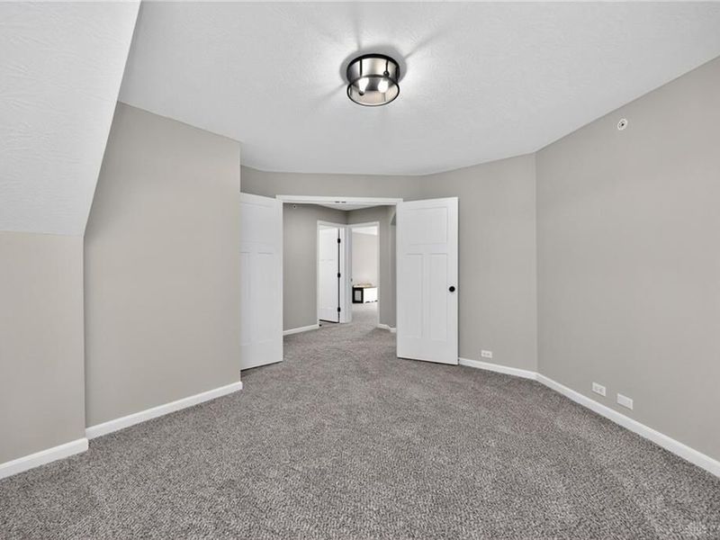 405 Bethpage Way, Turtlecreek Township, OH 45036 Photo 9
