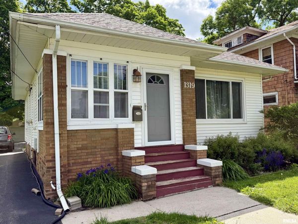 1319 WILLARD Street, Galesburg, IL 61401
