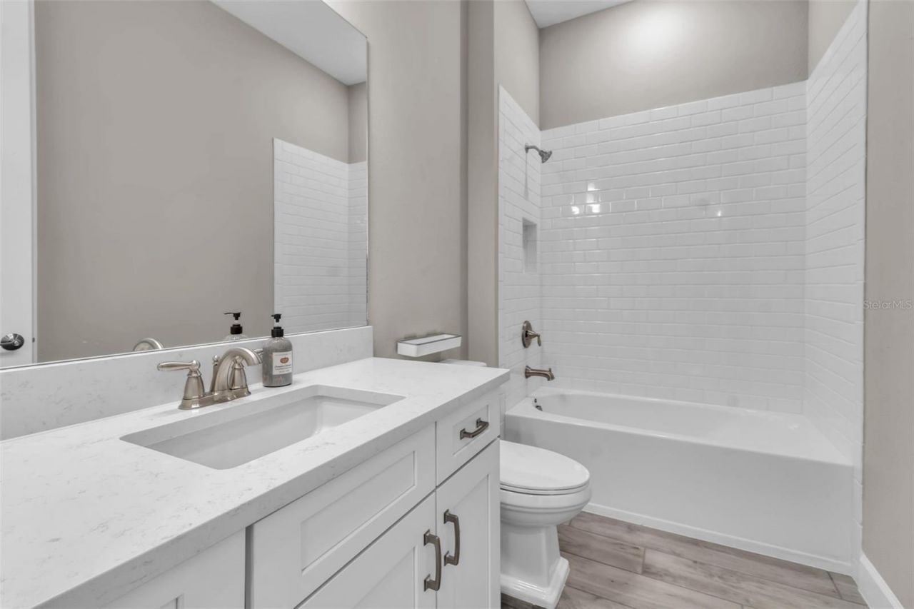 5618 Caserta Court , Palmetto, FL 34221 Photo