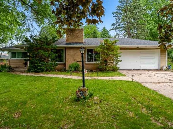 1107 PINE VALLEY Drive , Rockford, IL 61107