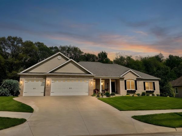 133 E Barrington Place, Warsaw, IN 46582