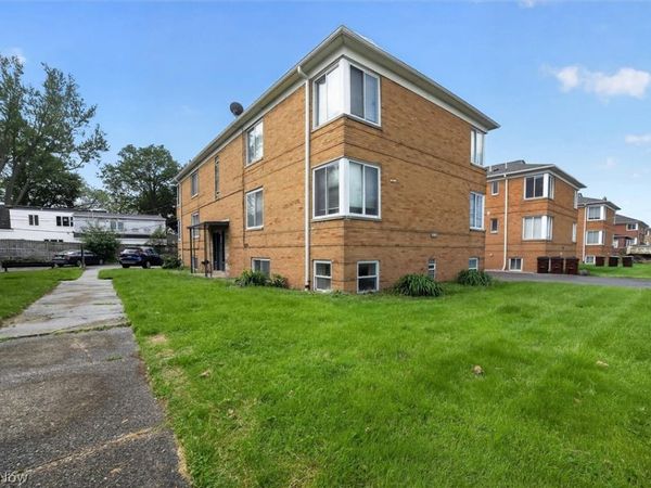 18963 Hilliard Boulevard , Unit 2, Rocky River, OH 44116