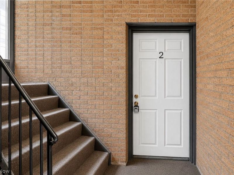 18963 Hilliard Boulevard, Unit 2, Rocky River, OH 44116 Photo 3