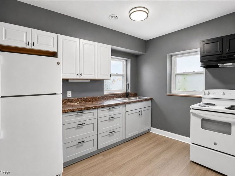 18963 Hilliard Boulevard, Unit 2, Rocky River, OH 44116 Photo 7