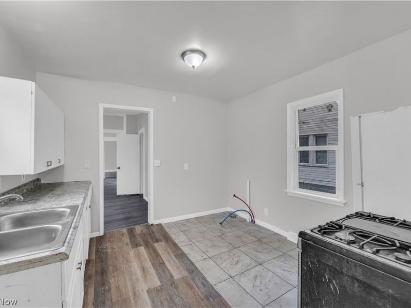 14131 Berwyn Avenue, Cleveland, OH 44111 Photo 9
