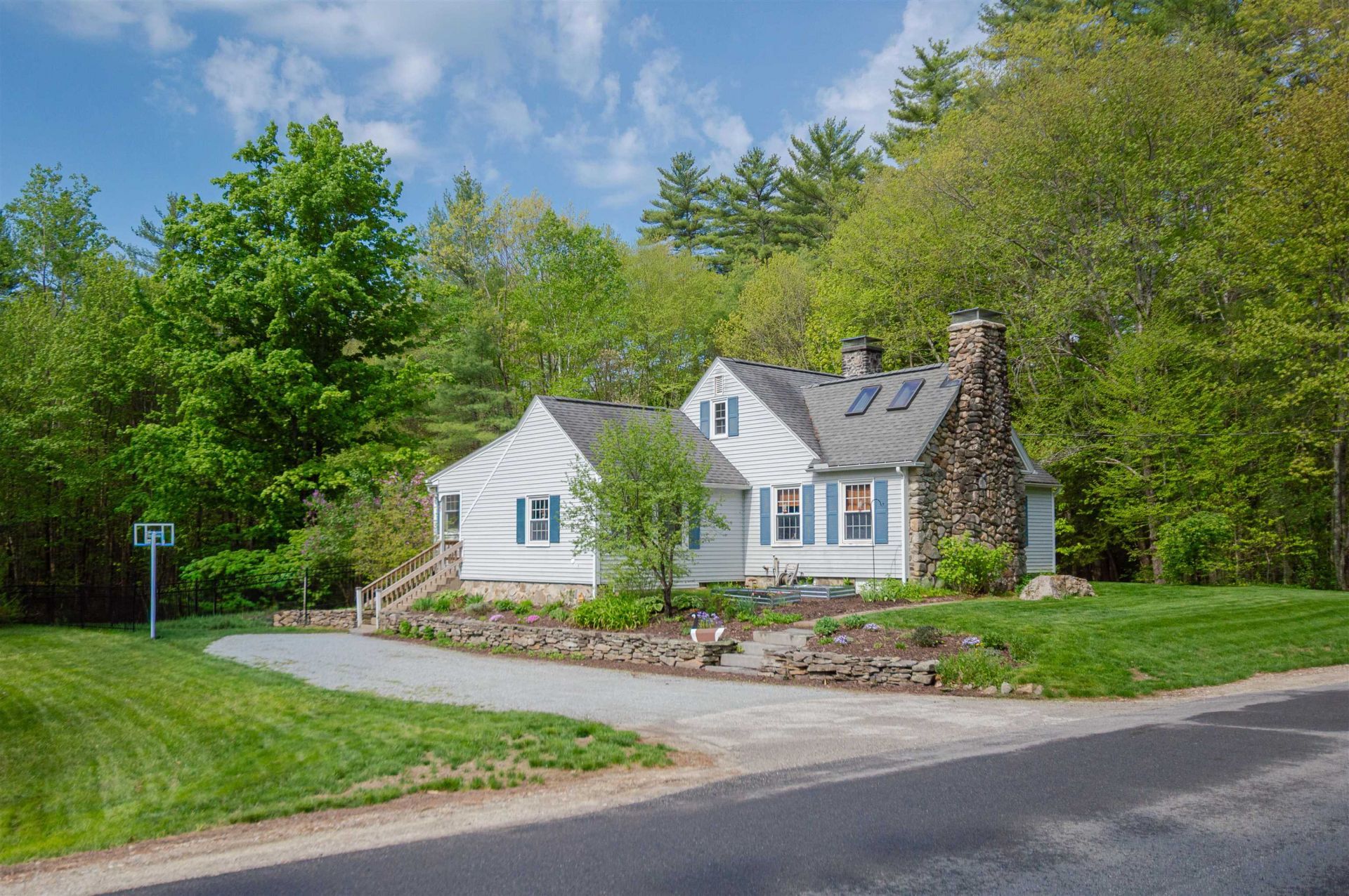 1038 Farrington Corner Road, Hopkinton, NH 03229 Main Photo