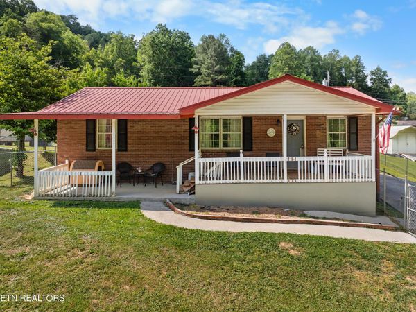 406 Douglas Lane, Jellico, TN 37762