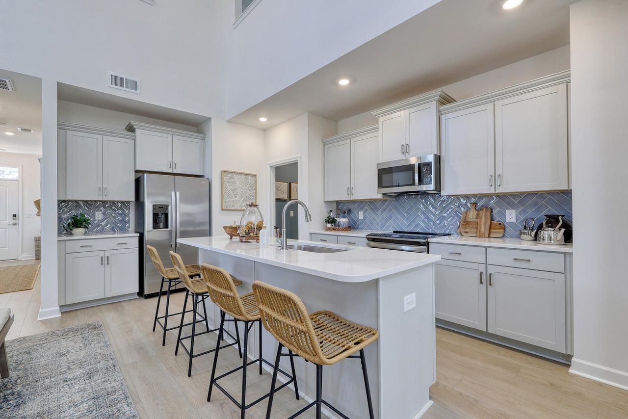 512 Ireland Way Photo 11