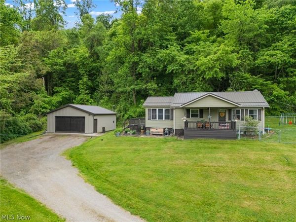 6942 Mount Pleasant Road NE, Zoarville, OH 44656