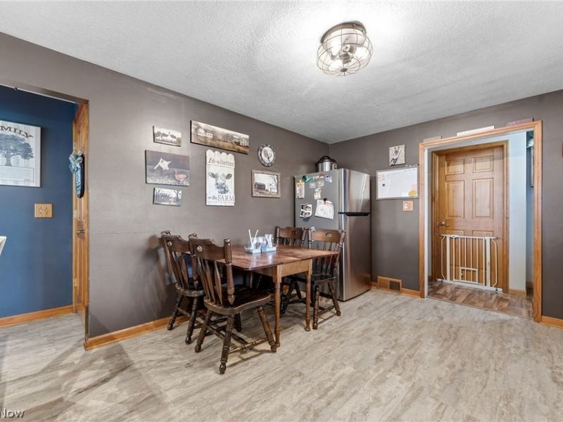 6942 Mount Pleasant Road NE, Zoarville, OH 44656 Photo 10