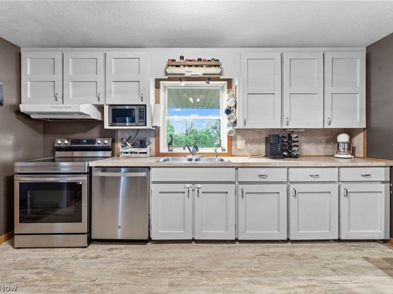 6942 Mount Pleasant Road NE, Zoarville, OH 44656 Photo 11