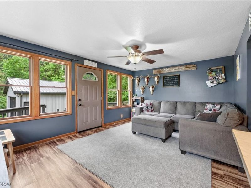 6942 Mount Pleasant Road NE, Zoarville, OH 44656 Photo 5