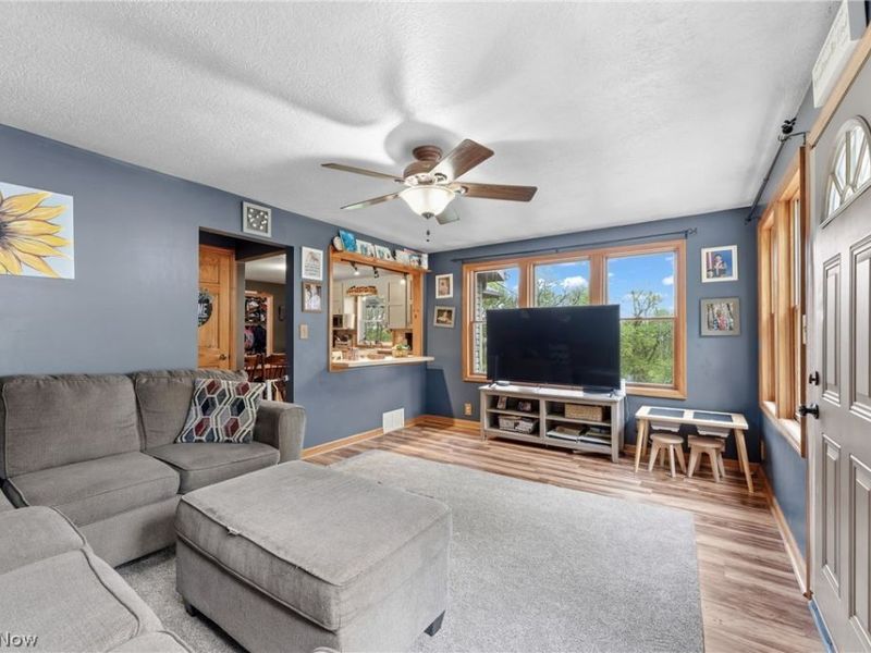 6942 Mount Pleasant Road NE, Zoarville, OH 44656 Photo 7